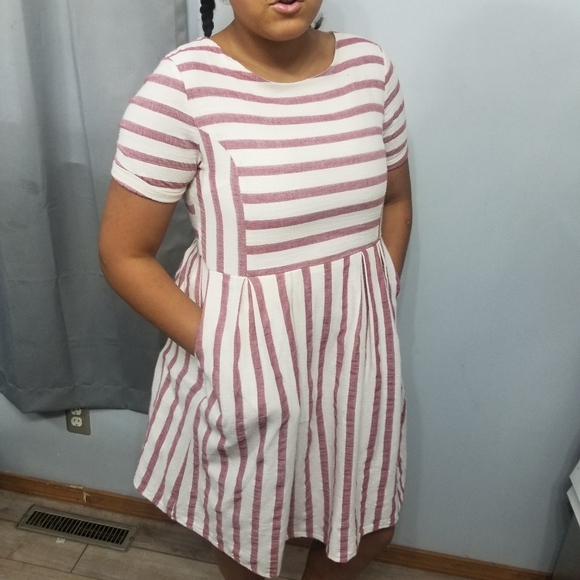 orange creek Dresses & Skirts - Orange Creek Size large Cream & Red stripped Dress